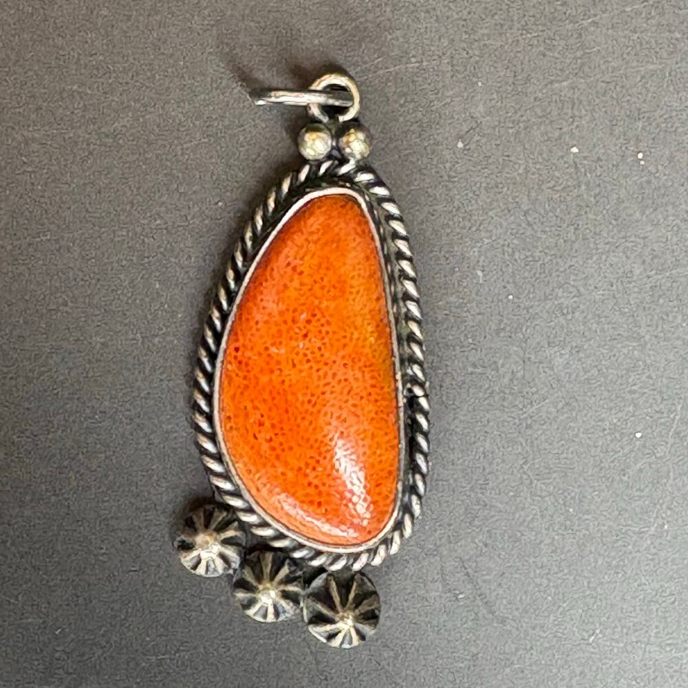 Navajo Running Bear Sponge Coral Pendant Sterling Silver 925 Foot Pendant